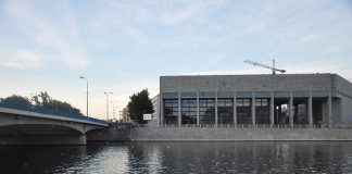 most pokoju 2 i biblioteka.jpg